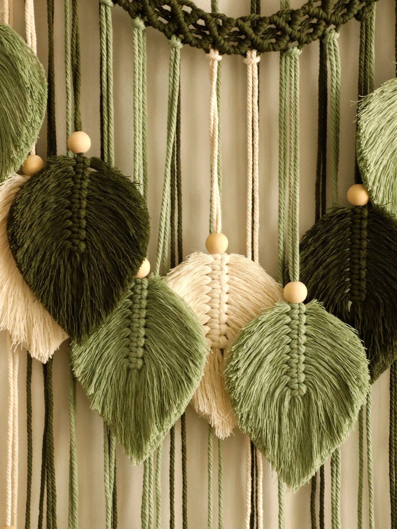 Macramé mural bohème – Feuilles (40 × 96 cm)
