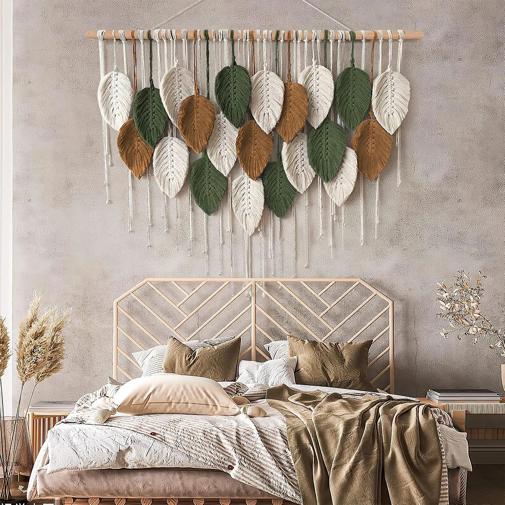 Macramé mural bohème – Plumes tissées à la main (100 × 60 cm)