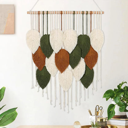 Macramé mural bohème – Plumes tissées à la main (100 × 60 cm)